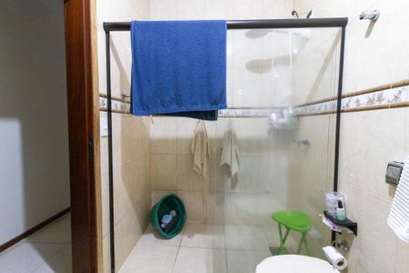 Casa para alugar com 430m², 4 quartos e 4 vagas Casa para alugar com 430m², 4 quartos e 4 vagasBanheiro da Suíte