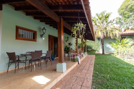 Casa para alugar com 430m², 4 quartos e 4 vagas Casa para alugar com 430m², 4 quartos e 4 vagasÁrea externa