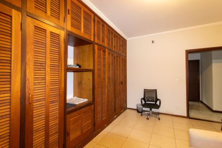 Casa para alugar com 430m², 4 quartos e 4 vagas Casa para alugar com 430m², 4 quartos e 4 vagasQuarto 4