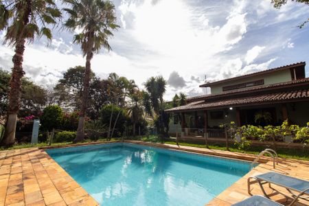 Casa para alugar com 430m², 4 quartos e 4 vagas Casa para alugar com 430m², 4 quartos e 4 vagasÁrea externa