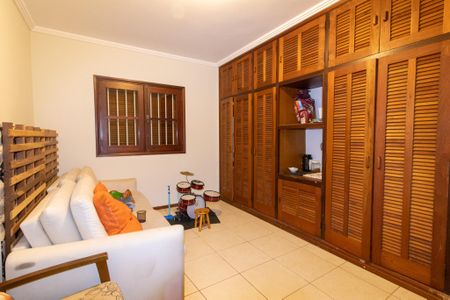Casa para alugar com 430m², 4 quartos e 4 vagas Casa para alugar com 430m², 4 quartos e 4 vagasQuarto 4