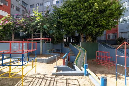 Apartamento para alugar com 45m², 1 quarto e sem vaga Apartamento para alugar com 45m², 1 quarto e sem vagaÁrea comum - Playground