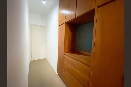 Apartamento à venda com 215m², 5 quartos e 4 vagas Apartamento à venda com 215m², 5 quartos e 4 vagasSuíte 2
