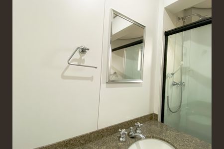 Apartamento à venda com 215m², 5 quartos e 4 vagas Apartamento à venda com 215m², 5 quartos e 4 vagasBanheiro