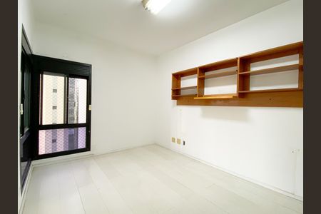 Apartamento à venda com 215m², 5 quartos e 4 vagas Apartamento à venda com 215m², 5 quartos e 4 vagasSuíte 3