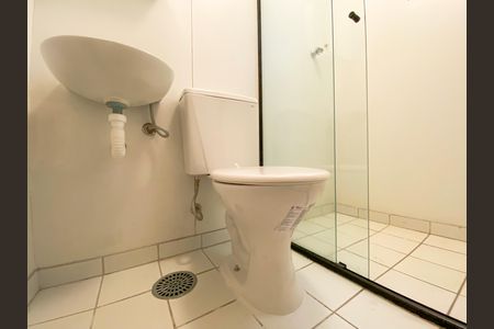 Apartamento à venda com 215m², 5 quartos e 4 vagas Apartamento à venda com 215m², 5 quartos e 4 vagasBanheiro Suíte de Serviço