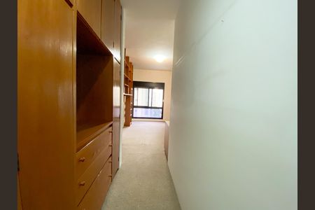 Apartamento à venda com 215m², 5 quartos e 4 vagas Apartamento à venda com 215m², 5 quartos e 4 vagasSuíte 2