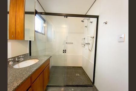 Apartamento à venda com 215m², 5 quartos e 4 vagas Apartamento à venda com 215m², 5 quartos e 4 vagasBanheiro Suíte 1