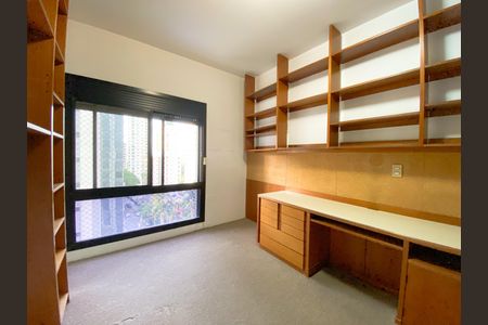 Apartamento à venda com 215m², 5 quartos e 4 vagas Apartamento à venda com 215m², 5 quartos e 4 vagasSuíte 2