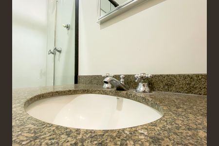 Apartamento à venda com 215m², 5 quartos e 4 vagas Apartamento à venda com 215m², 5 quartos e 4 vagasBanheiro Suíte 3