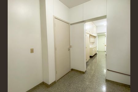 Apartamento à venda com 215m², 5 quartos e 4 vagas Apartamento à venda com 215m², 5 quartos e 4 vagasÁrea de Serviço