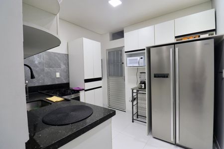 Casa para alugar com 70m², 2 quartos e 2 vagasCozinha