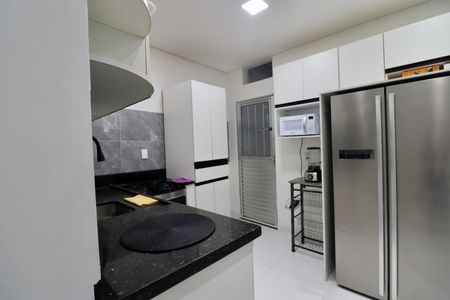 Casa para alugar com 70m², 2 quartos e 2 vagasCozinha