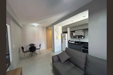 Sala de apartamento para alugar com 3 quartos, 64m² em Del Castilho, Rio de Janeiro