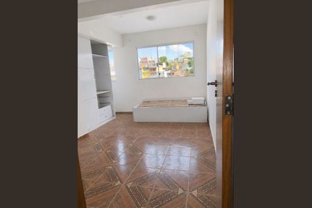 Quarto de casa para alugar com 2 quartos, 75m² em Jardim Valo Verde, Embu das Artes
