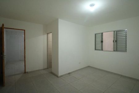 Quarto de casa para alugar com 1 quarto, 20m² em Serraria, Diadema