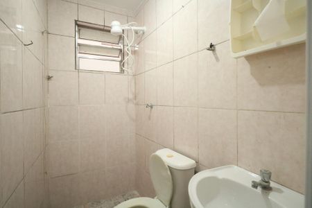 Banheiro de casa para alugar com 1 quarto, 20m² em Serraria, Diadema