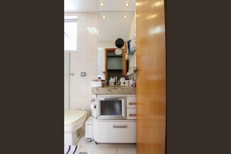 Apartamento à venda com 78m², 2 quartos e 2 vagas Apartamento à venda com 78m², 2 quartos e 2 vagasBanheiro da Suíte
