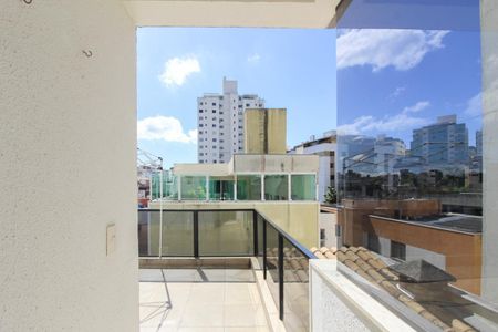 Apartamento à venda com 78m², 2 quartos e 2 vagas Apartamento à venda com 78m², 2 quartos e 2 vagasVaranda da Suíte