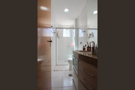 Apartamento à venda com 78m², 2 quartos e 2 vagas Apartamento à venda com 78m², 2 quartos e 2 vagasBanheiro Social