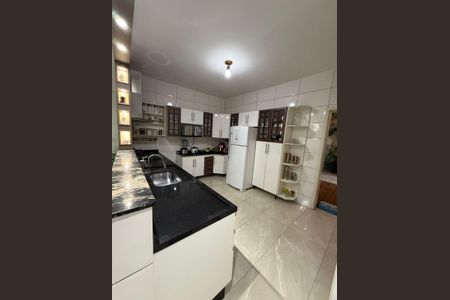 Casa à venda com 3 quartos, 220m² em Jardim da Conquista (Zona Oeste), São Paulo