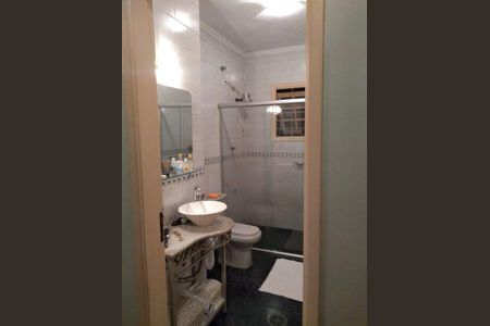 Casa à venda com 260m², 2 quartos e 4 vagas Casa à venda com 260m², 2 quartos e 4 vagasBanheiro