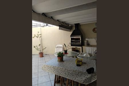Casa à venda com 260m², 2 quartos e 4 vagas Casa à venda com 260m², 2 quartos e 4 vagasArea de churrasco