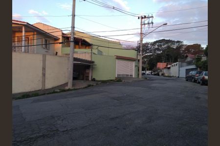 Casa à venda com 260m², 2 quartos e 4 vagas Casa à venda com 260m², 2 quartos e 4 vagasFachada