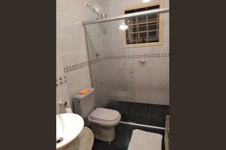 Casa à venda com 260m², 2 quartos e 4 vagas Casa à venda com 260m², 2 quartos e 4 vagasBanheiro
