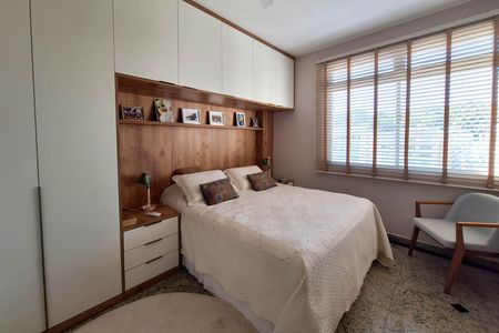 Apartamento à venda com 200m², 4 quartos e 2 vagas Apartamento à venda com 200m², 4 quartos e 2 vagasSuíte 1
