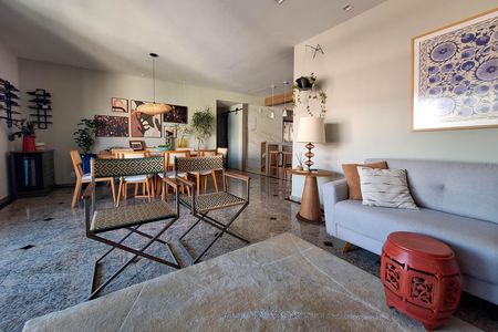 Apartamento à venda com 200m², 4 quartos e 2 vagas Apartamento à venda com 200m², 4 quartos e 2 vagasSala