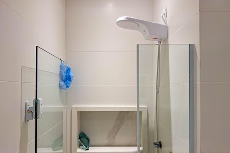 Apartamento à venda com 200m², 4 quartos e 2 vagas Apartamento à venda com 200m², 4 quartos e 2 vagasBanheiro da Suíte 2
