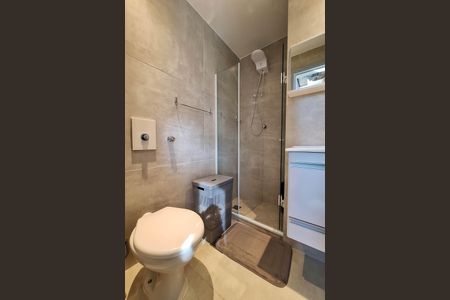 Apartamento à venda com 200m², 4 quartos e 2 vagas Apartamento à venda com 200m², 4 quartos e 2 vagasBanheiro de serviço