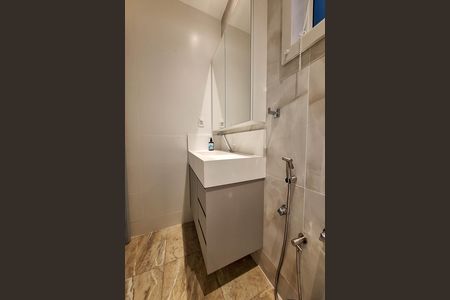 Apartamento à venda com 200m², 4 quartos e 2 vagas Apartamento à venda com 200m², 4 quartos e 2 vagasBanheiro da Suíte 2