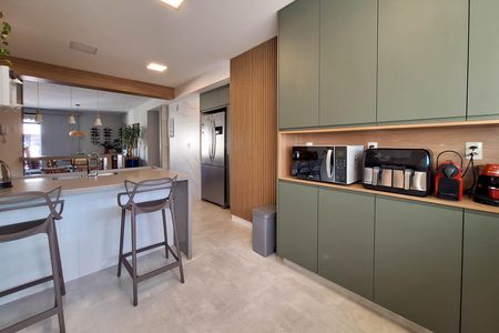 Apartamento à venda com 200m², 4 quartos e 2 vagas Apartamento à venda com 200m², 4 quartos e 2 vagasCozinha