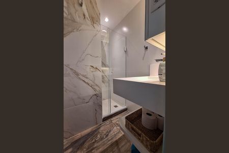 Apartamento à venda com 200m², 4 quartos e 2 vagas Apartamento à venda com 200m², 4 quartos e 2 vagasBanheiro Social