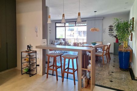 Apartamento à venda com 200m², 4 quartos e 2 vagas Apartamento à venda com 200m², 4 quartos e 2 vagasCozinha