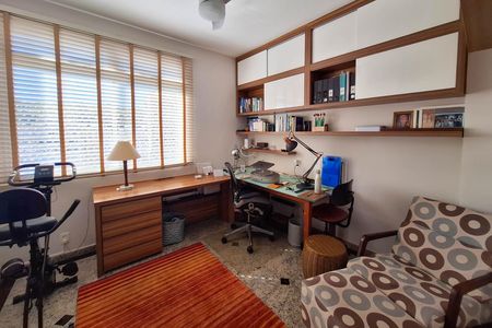 Apartamento à venda com 200m², 4 quartos e 2 vagas Apartamento à venda com 200m², 4 quartos e 2 vagasQuarto 2