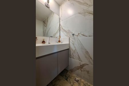 Apartamento à venda com 200m², 4 quartos e 2 vagas Apartamento à venda com 200m², 4 quartos e 2 vagasLavabo