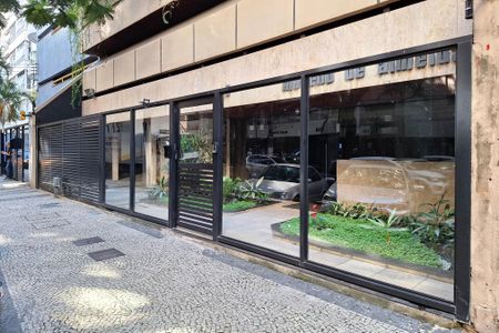 Apartamento à venda com 200m², 4 quartos e 2 vagas Apartamento à venda com 200m², 4 quartos e 2 vagasFachada