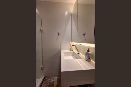 Apartamento à venda com 200m², 4 quartos e 2 vagas Apartamento à venda com 200m², 4 quartos e 2 vagasBanheiro Social