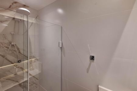 Apartamento à venda com 200m², 4 quartos e 2 vagas Apartamento à venda com 200m², 4 quartos e 2 vagasBanheiro Social
