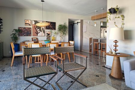 Apartamento à venda com 200m², 4 quartos e 2 vagas Apartamento à venda com 200m², 4 quartos e 2 vagasSala