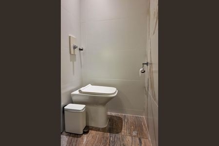 Apartamento à venda com 200m², 4 quartos e 2 vagas Apartamento à venda com 200m², 4 quartos e 2 vagasBanheiro Social
