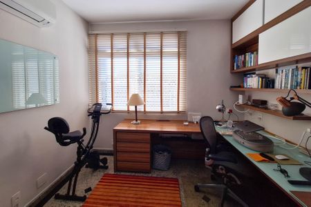 Apartamento à venda com 200m², 4 quartos e 2 vagas Apartamento à venda com 200m², 4 quartos e 2 vagasQuarto 2