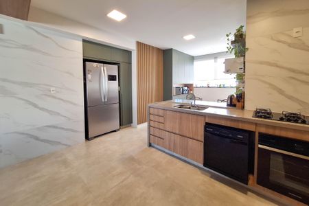 Apartamento à venda com 200m², 4 quartos e 2 vagas Apartamento à venda com 200m², 4 quartos e 2 vagasCozinha
