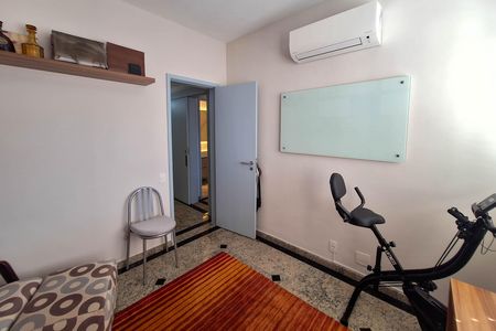 Apartamento à venda com 200m², 4 quartos e 2 vagas Apartamento à venda com 200m², 4 quartos e 2 vagasQuarto 2