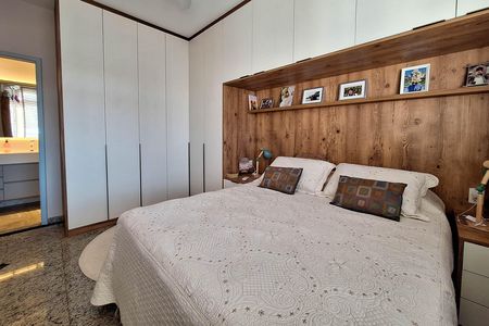 Apartamento à venda com 200m², 4 quartos e 2 vagas Apartamento à venda com 200m², 4 quartos e 2 vagasSuíte 1