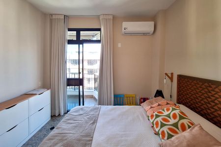 Apartamento à venda com 200m², 4 quartos e 2 vagas Apartamento à venda com 200m², 4 quartos e 2 vagasSuíte 2