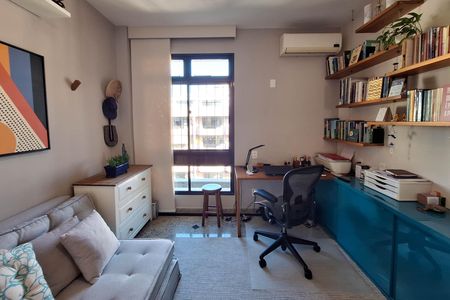 Apartamento à venda com 200m², 4 quartos e 2 vagas Apartamento à venda com 200m², 4 quartos e 2 vagasQuarto 1